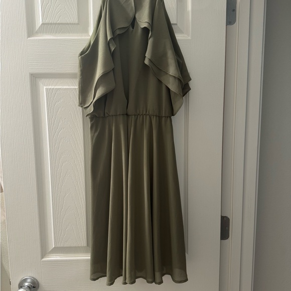 Elegant Olive Green Women's Dress - Picture 3 of 4